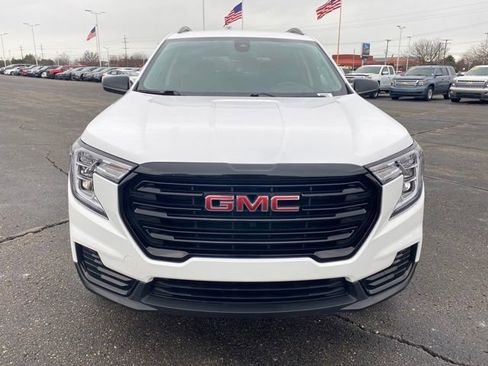 Certified 2023 GMC Terrain SLE w/ Driver Convenience Package image 2