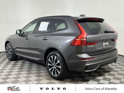 Used 2025 Volvo XC60 B5 Plus image 7