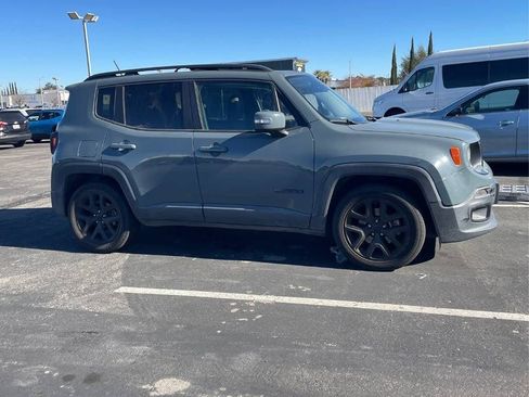 Used 2017 Jeep Renegade Altitude image 4