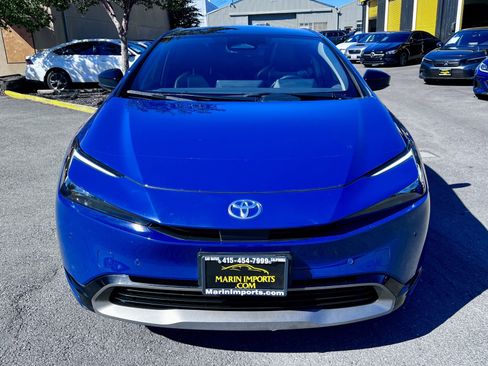 Used 2024 Toyota Prius XLE FWD image 3