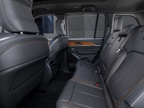 New 2026 Jeep Grand Cherokee Summit image 31