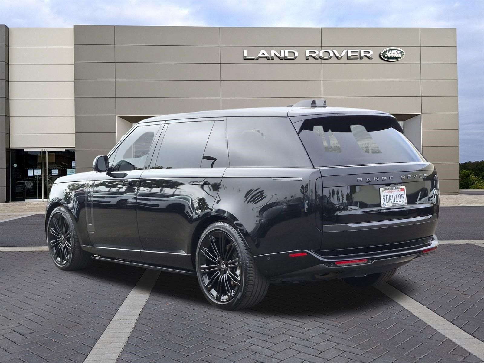 Used 2023 Land Rover Range Rover Long Wheelbase SE AWD/4WD image 7