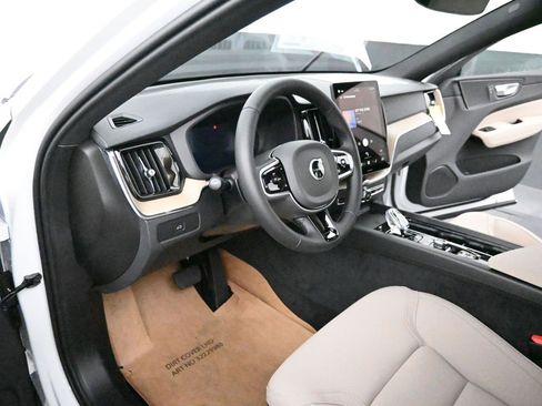 New 2026 Volvo XC60 B5 Core w/ Climate Package image 14