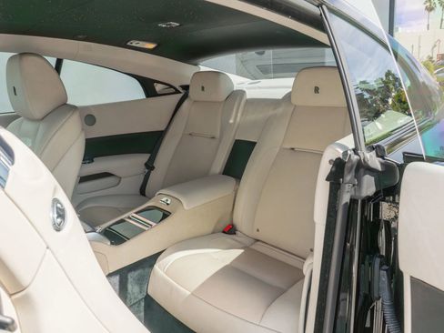 Used 2016 Rolls-Royce Wraith RWD image 49