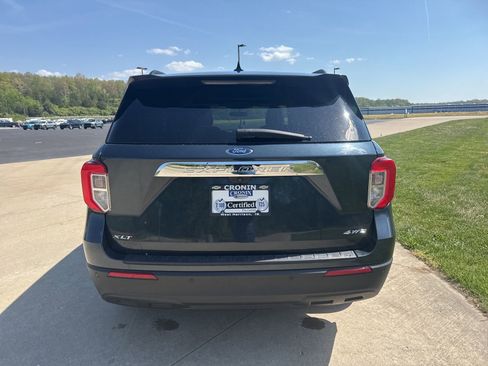 Used 2023 Ford Explorer XLT AWD/4WD image 6