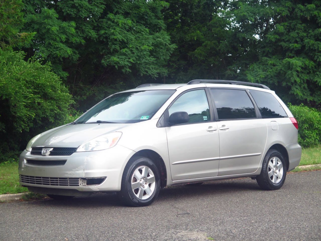 Used 2004 Toyota Sienna LE FWD image 1