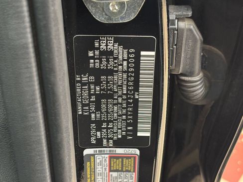 Used 2024 Kia Sorento S FWD image 32