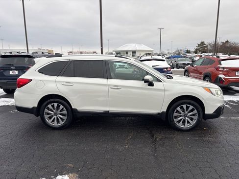 Used 2017 Subaru Outback 2.5i Touring w/ Popular Package #5A image 2