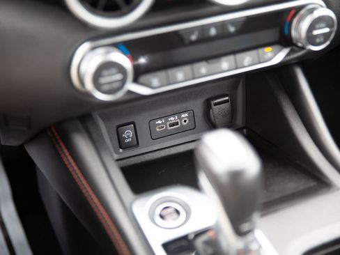 Used 2024 Nissan Sentra SR w/ SR Premium Package image 15