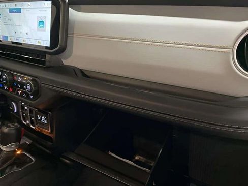 Used 2025 Jeep Wrangler Unlimited Sahara w/ Safety Group AWD/4WD image 77