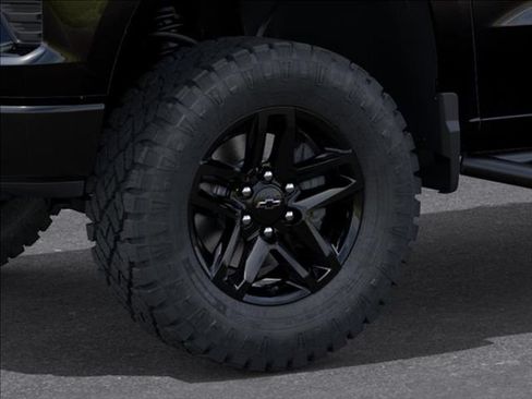 New 2026 Chevrolet Silverado 1500 Custom Trail Boss w/ LPO, Dark Essentials Package AWD/4WD image 9