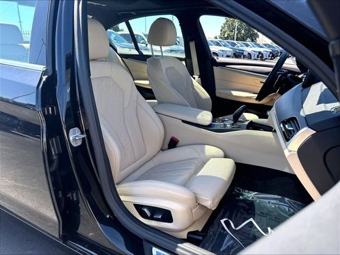 Used 2023 BMW 530e w/ Convenience Package RWD image 32