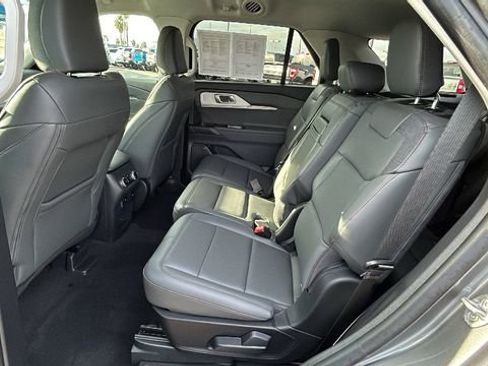 Certified 2025 Ford Explorer Active w/ Active Comfort Package image 17
