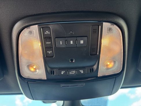 Used 2025 Dodge Durango GT AWD/4WD image 23