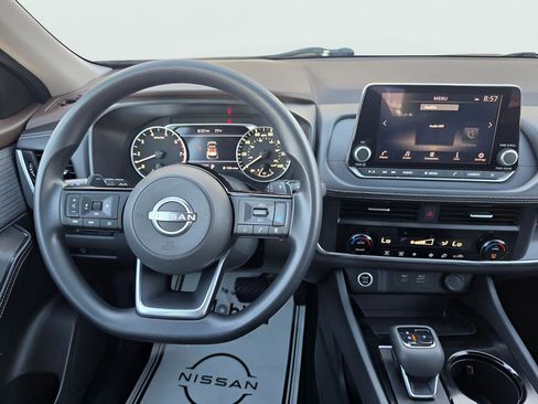 Used 2023 Nissan Rogue SV FWD image 26
