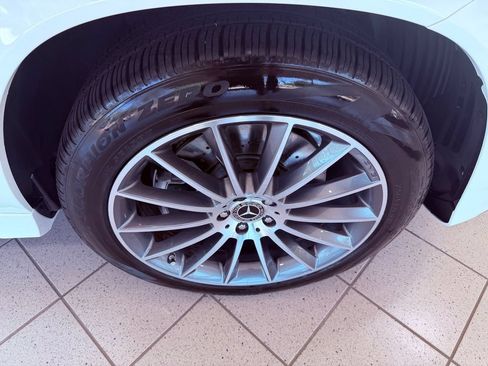 Used 2025 Mercedes-Benz GLE 450e 4MATIC image 17