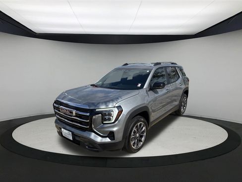 Used 2025 GMC Terrain Elevation w/ Elevation Premium Package AWD/4WD image 3