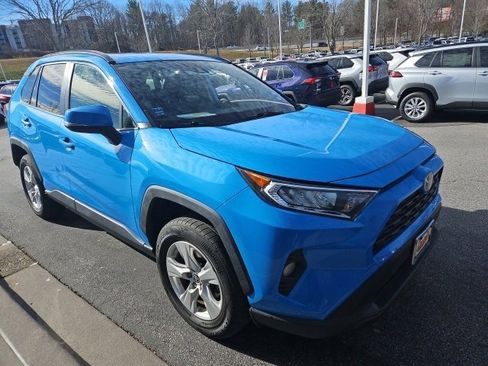 Used 2020 Toyota RAV4 XLE image 1