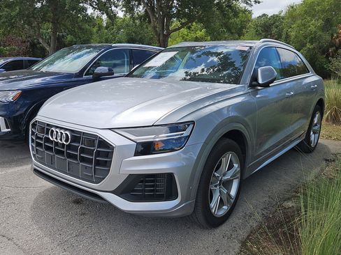 Used 2022 Audi Q8 Premium Plus image 3