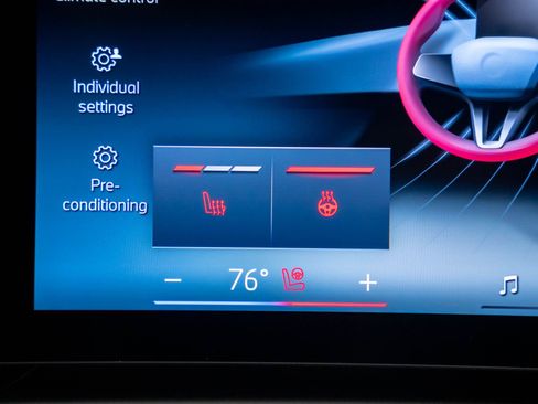 Used 2025 BMW i4 xDrive40i w/ M Sport Package image 26