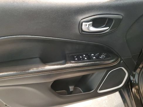 Used 2019 Jeep Compass Sport AWD/4WD image 12
