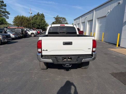 Used 2017 Toyota Tacoma TRD Off-Road w/ Tow Package image 6