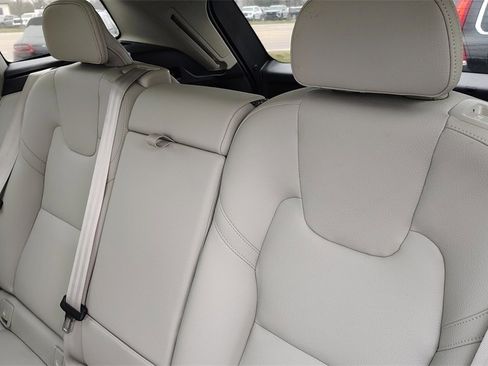 Certified 2023 Volvo XC60 B5 Core w/ Climate Package image 24