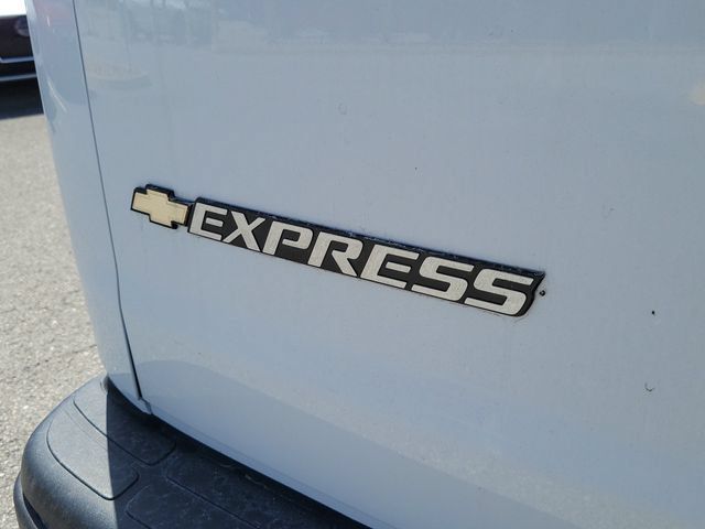 Used 2024 Chevrolet Express 3500 LT w/ LT Preferred Equipment Group RWD image 8