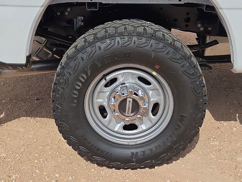 New 2026 Ford F350 XL w/ XL Off-Road Package AWD/4WD image 13