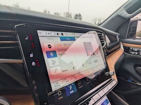 Used 2024 Jeep Grand Wagoneer Series III image 24