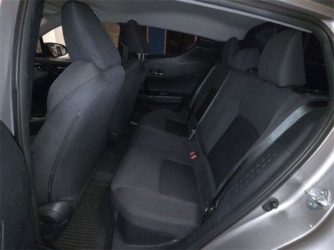 Used 2020 Toyota C-HR LE image 21