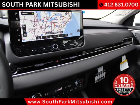 New 2025 Mitsubishi Outlander SE image 22