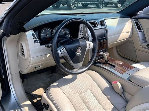 Used 2006 Cadillac XLR V image 5