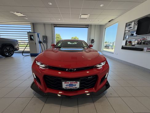 Used 2018 Chevrolet Camaro ZL1 RWD image 3