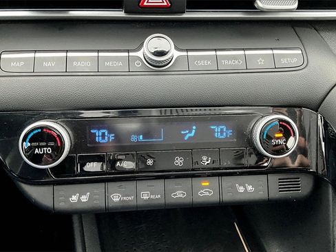 Used 2021 Hyundai Elantra Limited image 31