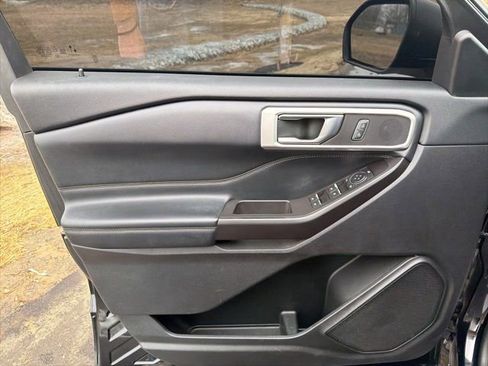 Used 2020 Ford Explorer XLT w/ Equipment Group 202A image 23