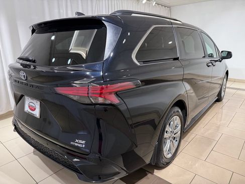Certified 2023 Toyota Sienna XSE w/ XSE Plus Package AWD/4WD image 5