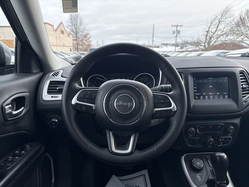 Certified 2021 Jeep Compass Latitude image 3