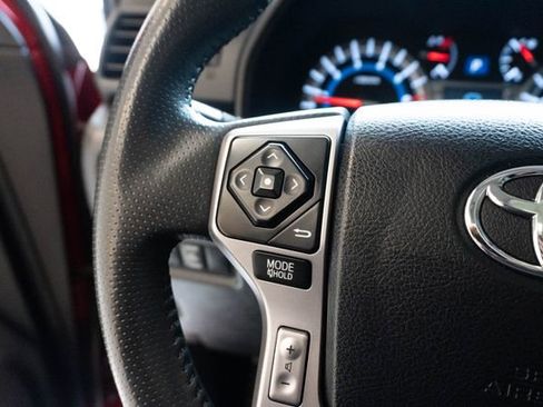 Used 2018 Toyota 4Runner SR5 Premium AWD/4WD image 24