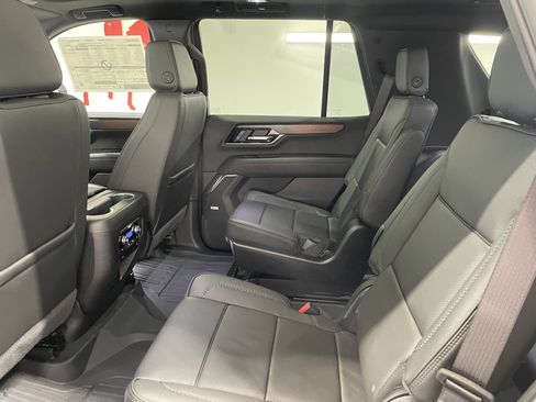 New 2026 GMC Yukon Denali w/ Sun & Power Step Package image 13