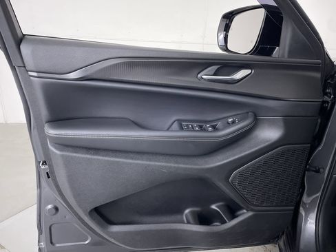 Used 2023 Jeep Grand Cherokee Altitude image 10