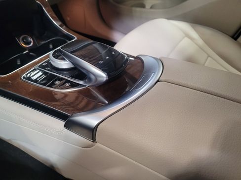 Used 2019 Mercedes-Benz GLC 300 image 26