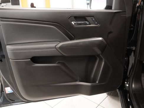 Used 2024 Chevrolet Colorado LT w/ LT Convenience Package II AWD/4WD image 17