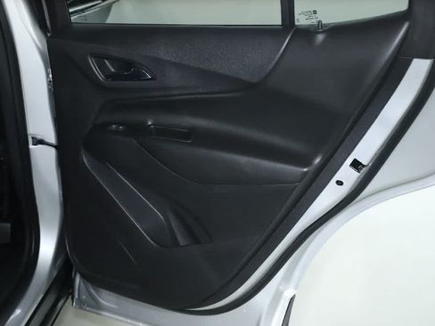 Used 2020 Chevrolet Equinox LT w/ Driver Convenience Package FWD image 33