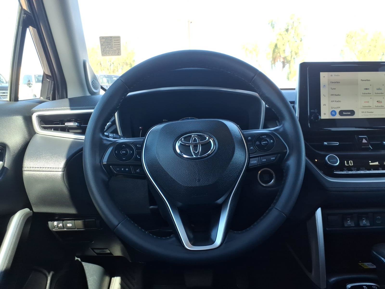 Used 2023 Toyota Corolla Cross XLE w/ Convenience Package FWD image 19