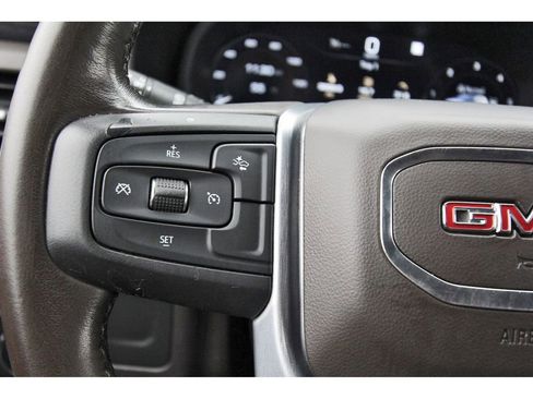 Used 2023 GMC Yukon XL SLT image 16