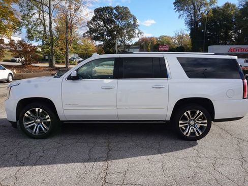 Used 2019 GMC Yukon XL Denali w/ Denali Ultimate Package image 2