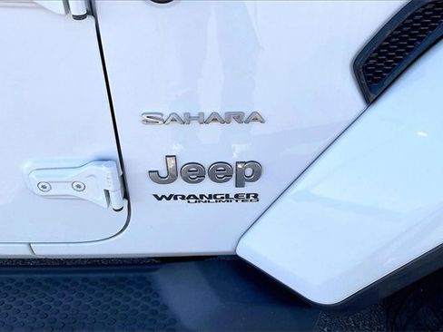 Used 2020 Jeep Wrangler Unlimited Sahara image 8