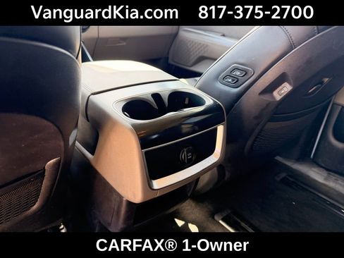 Certified 2025 Kia Carnival EX image 24