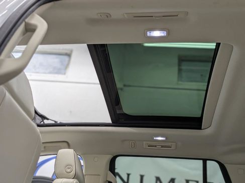 Used 2021 GMC Yukon Denali w/ Denali Premium Package image 5